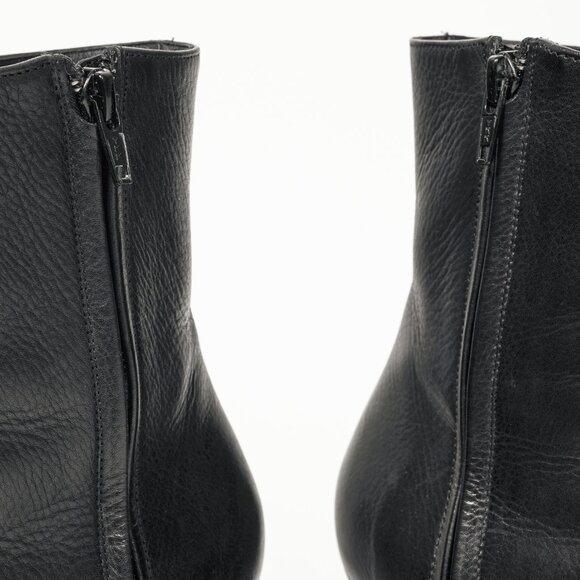 Christian Louboutin Black Grained Leather Heeled Booties - Picture 8 of 9